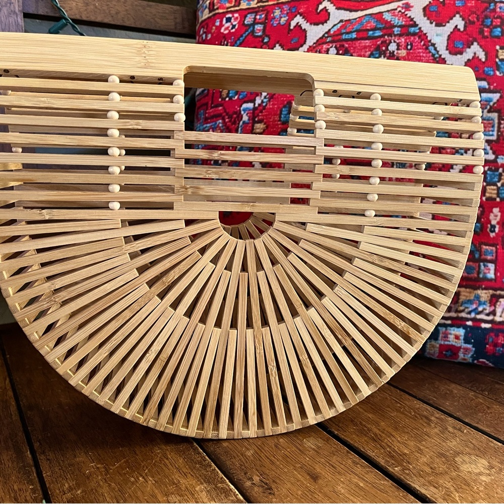 Pretty wooden clutch style ark shaped handle purse